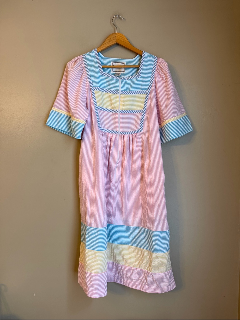 Vintage 80s Saybury Seersucker Nightgown House Dress S Colorblock Pastel Striped